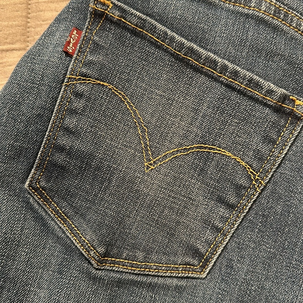 Levi Demi curve classic bootcut, size 12 or 31 - Picture 16 of 16
